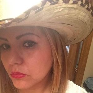 Meet your Posher, Cristina